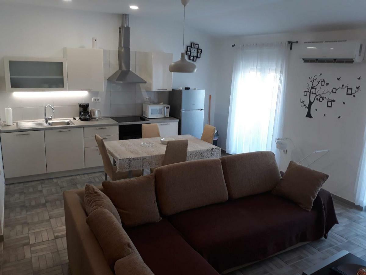 Apartman Dani-Podstrana Appartement Buitenkant foto